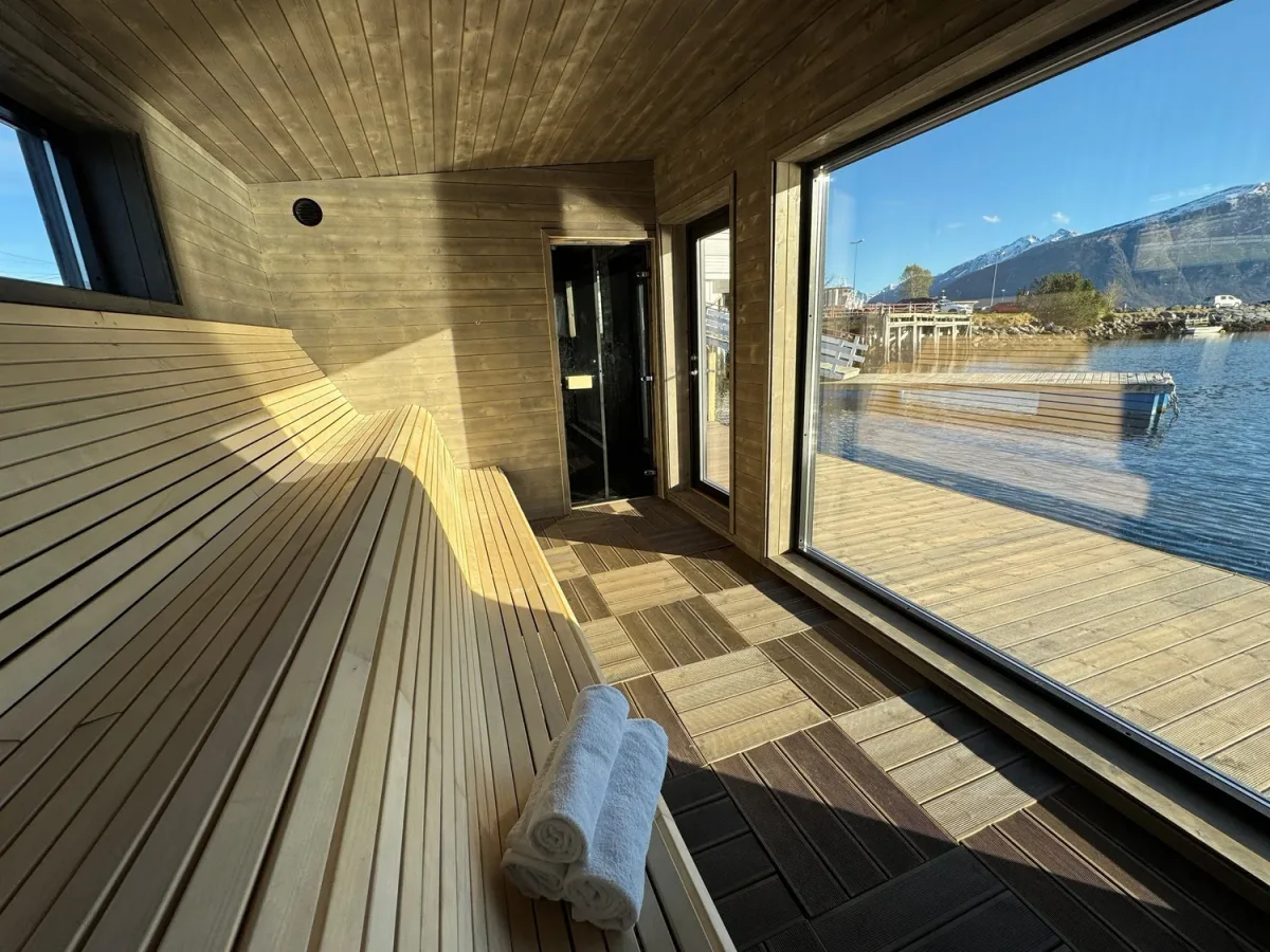 Heit Sunde Sauna in Eidsnes